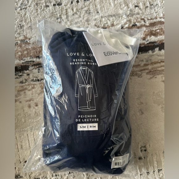 Love & Lore Reading Robe - Navy - Picture 2 of 3